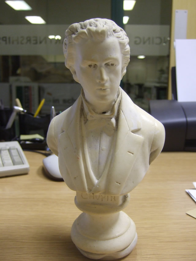 The original bust before scanning