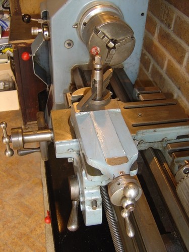 Slotted cross-slide