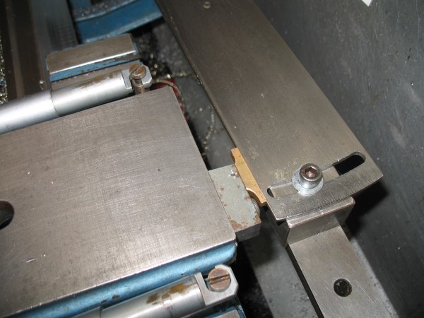 Another variation of skate used to turn small diameter tapers.