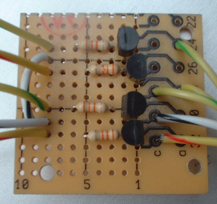 The more observant of you will note that the resistors are 33K rather than 3K3...my eyes 8-)