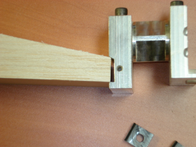 The front of the block must fit tight in the nose plate.